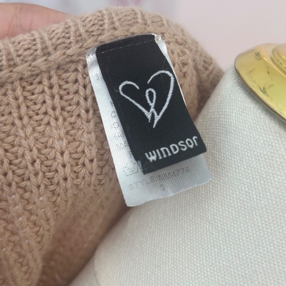 Windsor Camel Women's Fall Sweater in Size Small - Picture 16 of 16